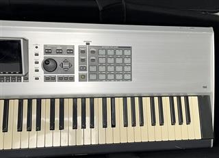 Roland Fantom-X8 88-Key Keyboard